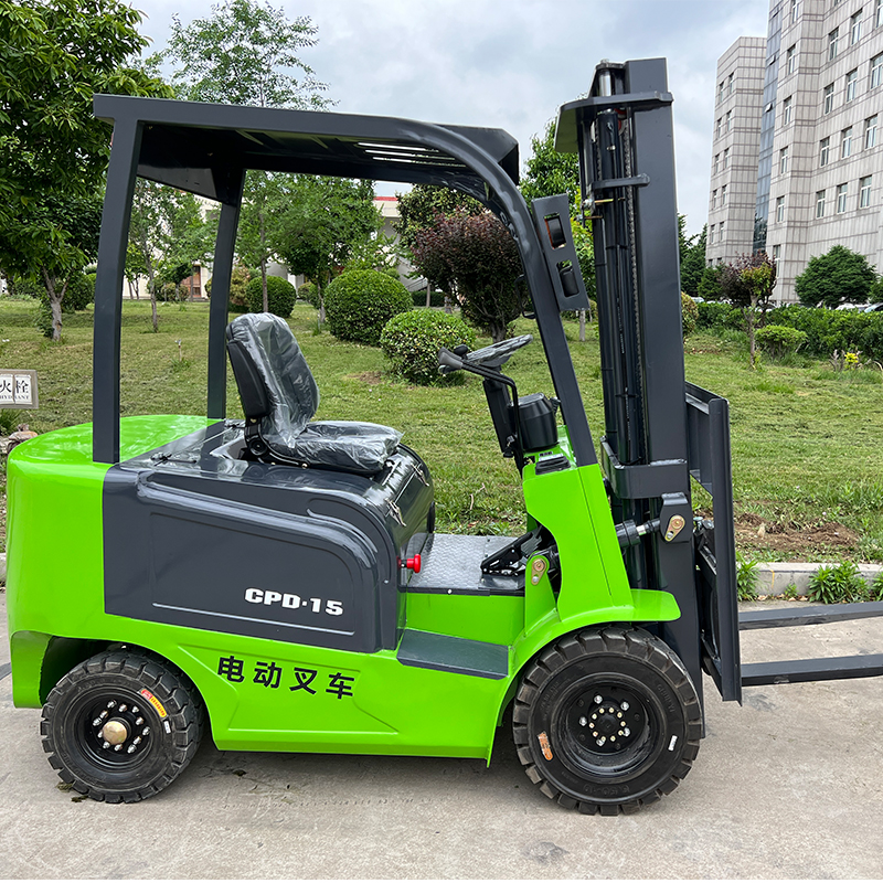 1.5吨新能源电动叉车