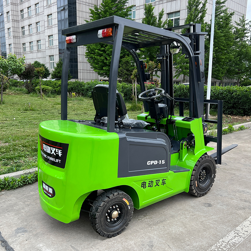 1.5吨新能源电动叉车